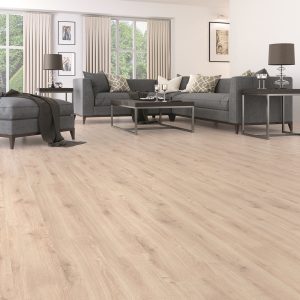 Aras-Oak-room